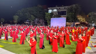 Giao lưu, đồng diễn dân vũ và ra mắt các câu lạc bộ văn nghệ - thể thao phường Kim Tân