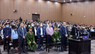 Xét xử 15 bị cáo trong vụ án Tân Hoàng Minh