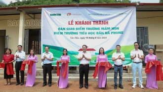 Khánh thành điểm trường mầm non và tiểu học bản Nà Phung