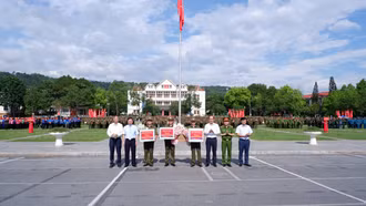 Các địa phương trong tỉnh ra mắt lực lượng tham gia bảo vệ an ninh, trật tự ở cơ sở