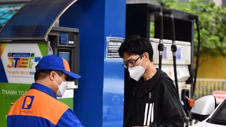 Giá xăng ngày mai có thể tăng 610 - 1.000 đồng/lít