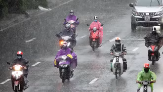 Thời tiết ngày 4/7: Khu vực Bắc Bộ mưa dông giảm dần vào chiều tối