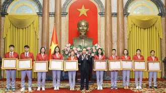 Chủ tịch nước trao huân chương cho các VĐV, HLV có thành tích cao tại SEA Games 32