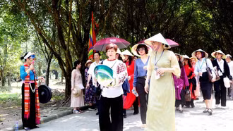 Du lịch cả nước sôi động dịp nghỉ lễ 30/4 - 1/5