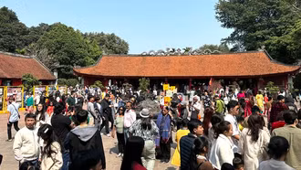 Du lịch cả nước sôi động dịp Tết Nguyên đán