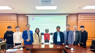 Việt Nam chế tạo thành công robot thông minh dạng người
