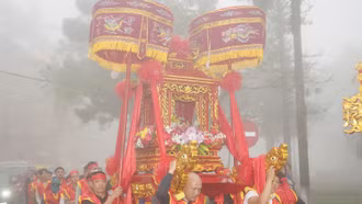 Hàng trăm người dân và du khách dự Lễ hội đền Mẫu Thượng Sa Pa 2024