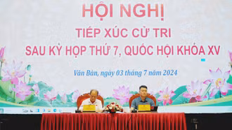 Đoàn đại biểu Quốc hội tỉnh tiếp xúc cử tri tại huyện Văn Bàn