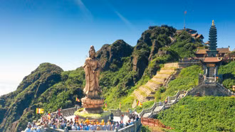 Linh thiêng lễ vía Quán Thế Âm Bồ Tát xuất gia tại Fansipan