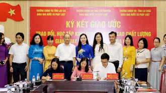 Ký giao ước trao đổi, học tập kinh nghiệm nâng cao chất lượng giảng dạy và nghiên cứu khoa học