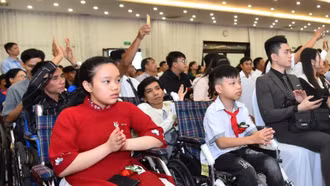 Vận động nguồn lực xã hội chăm lo cho người khuyết tật, trẻ mồ côi