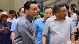 Phó Thủ tướng Trần Hồng Hà đến hiện trường vụ cháy khiến 14 người tử vong