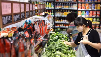 Chuyên gia ADB: Tiêu dùng dè dặt kìm hãm đà phục hồi của kinh tế Trung Quốc