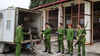 Công an tỉnh Lào Cai thu hồi hàng nghìn vũ khí, vật liệu nổ, công cụ hỗ trợ