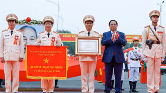 Thủ tướng: Xây dựng lực lượng Cảnh sát cơ động trong sạch, vững mạnh, chính quy, tinh nhuệ, tiến thẳng lên hiện đại