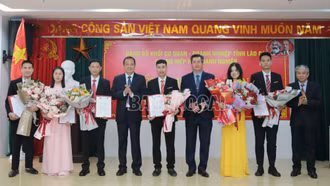 Chi bộ Hiệp hội Doanh nghiệp tỉnh kết nạp mới 6 đảng viên