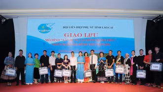 Giao lưu mô hình “Xây dựng gia đình hạnh phúc”