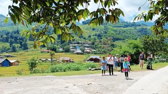 Lào Cai đón hơn 6 triệu lượt khách trong 9 tháng
