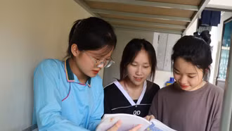 Thí sinh Lào Cai bước vào ngày cuối thi tốt nghiệp THPT 2024