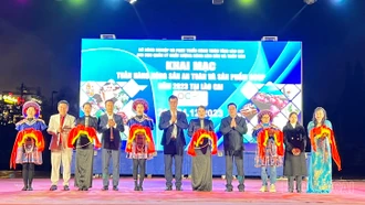 Khai mạc Tuần hàng nông sản an toàn và sản phẩm OCOP năm 2023