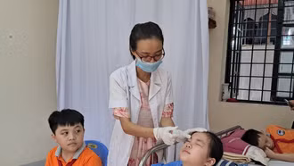 Không chủ quan với bệnh đau mắt đỏ