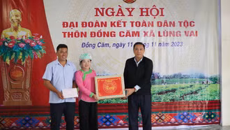 Phó Bí thư Tỉnh ủy Hoàng Giang dự Ngày hội Đại đoàn kết toàn dân tộc tại xã Lùng Vai