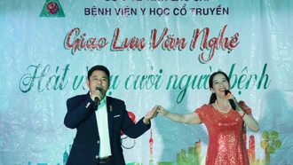 Lắng đọng chương trình văn nghệ "Hát vì nụ cười người bệnh"