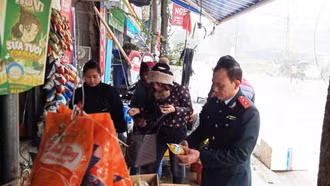 Kiểm tra liên ngành an toàn thực phẩm tại huyện Si Ma Cai