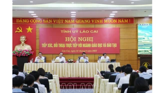 Thường trực Tỉnh ủy tiếp xúc, đối thoại trực tiếp với ngành giáo dục và đào tạo