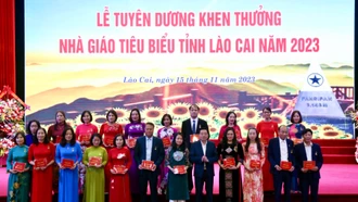 Lào Cai có thêm 14 cá nhân được phong tặng danh hiệu Nhà giáo Ưu tú