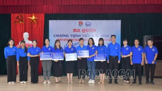 Ra quân Chương trình Tiếp sức mùa thi và Chiến dịch tình nguyện Hoa phượng đỏ năm 2023