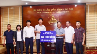 Tỉnh Yên Bái hỗ trợ tỉnh Lào Cai 500 triệu đồng khắc phục hậu quả thiên tai