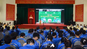 Chia sẻ kiến thức, kinh nghiệm khởi nghiệp cho học sinh trung học phổ thông