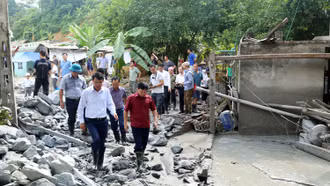 Bí Thư Tỉnh ủy Đặng Xuân Phong kiểm tra công tác khắc phục sự cố hồ đập tại xã Tả Phời