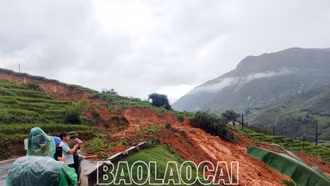 Sạt lở đất gây chia cắt Quốc lộ 279, Tỉnh lộ 152