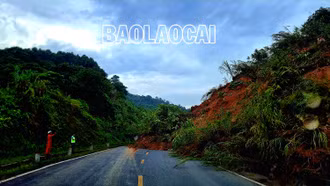 Sạt lở lớn gây ách tắc giao thông Tỉnh lộ 162 (Bảo Thắng - Văn Bàn)