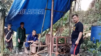 Khoan giếng để cấp nước sinh hoạt cho các hộ dân tổ 2, phường Duyên Hải