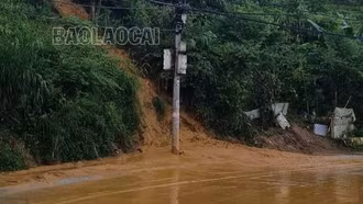 Khẩn trương khắc phục điểm sạt lở trên Quốc lộ 4, đoạn qua thị trấn Si Ma Cai