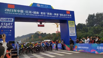 Khai mạc Giải đua xe đạp quốc tế “Một đường đua - hai quốc gia” năm 2023