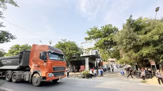 Khắc phục các cổng trường học có nguy cơ mất an toàn giao thông