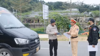Tăng cường kiểm tra hoạt động vận tải hành khách tuyến cố định và xe hợp đồng tại tỉnh