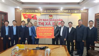 Tập đoàn CĐ Việt Nam hỗ trợ thị xã Sa Pa 1,6 tỷ đồng xây nhà "Đại đoàn kết" 