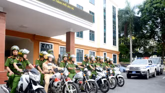 Xử lý vi phạm hành lang an toàn giao thông trên địa bàn thành phố Lào Cai