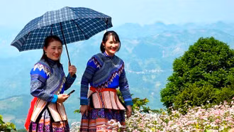 Đón tết Độc Lập cùng người Mông ở thượng nguồn sông Chảy