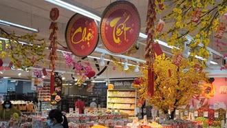 Phục vụ hàng Tết: Chủ động nguồn cung từ xăng dầu đến hàng thiết yếu