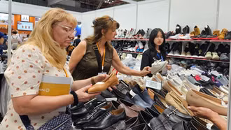 Hàng hóa Việt hút khách quốc tế