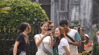 Phòng tránh nguy cơ ngộ độc thực phẩm mùa cao điểm du dịch