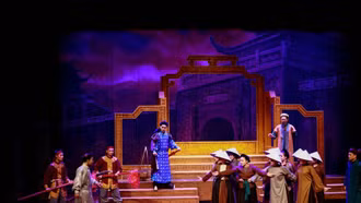 Tìm giải pháp để sân khấu Việt "cất cánh"