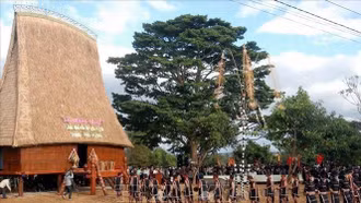 Trưng bày di sản văn hóa cồng chiêng Tây Nguyên và nghệ thuật xòe Thái