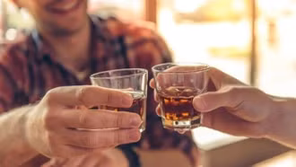 Uống rượu sau bao lâu mới hết nồng độ cồn?